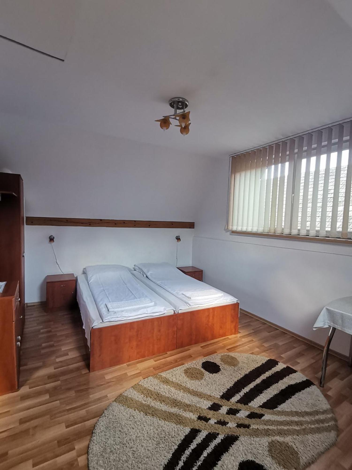 Casa Sara Hotel Săcele Екстериор снимка