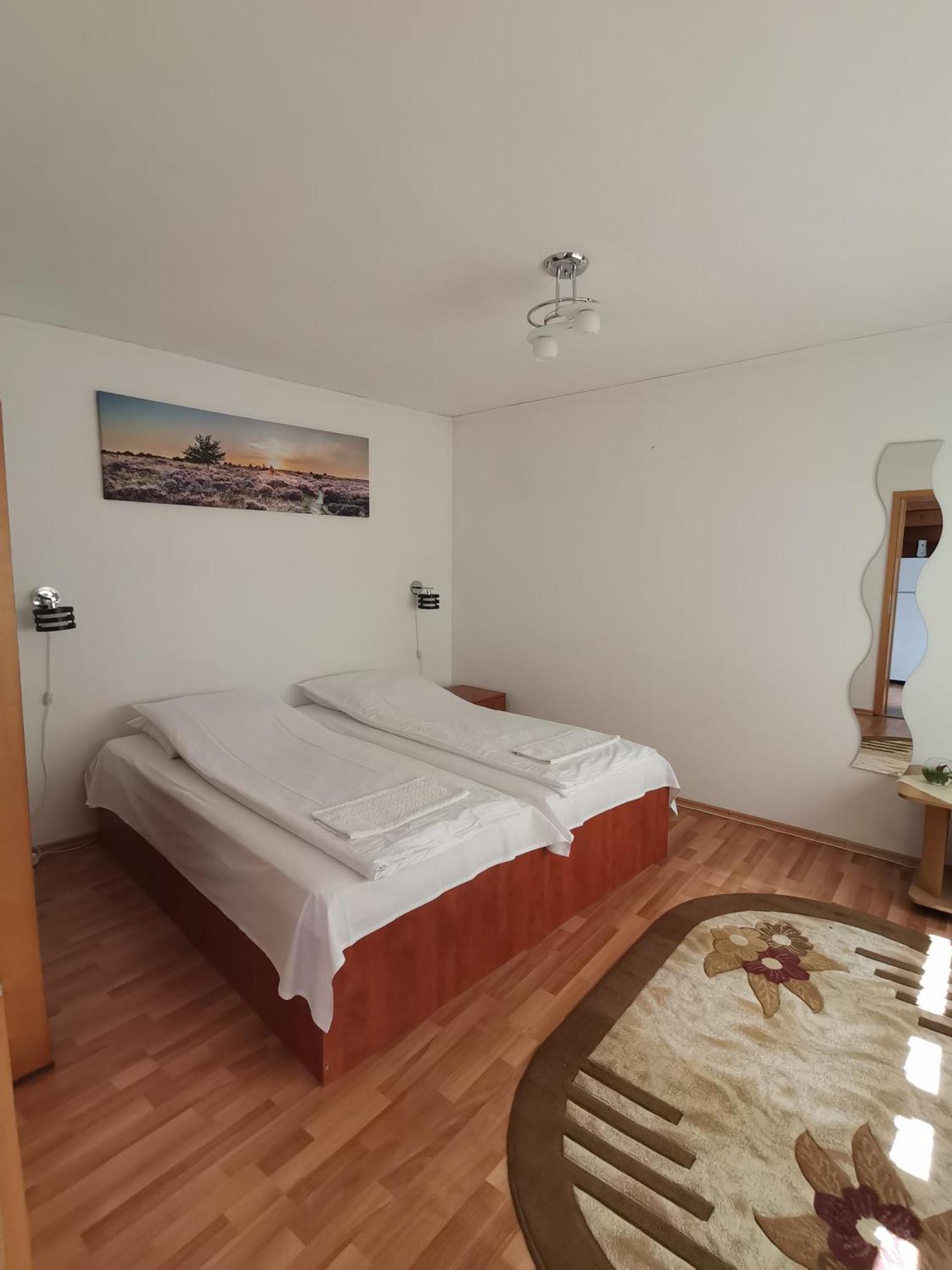 Casa Sara Hotel Săcele Екстериор снимка