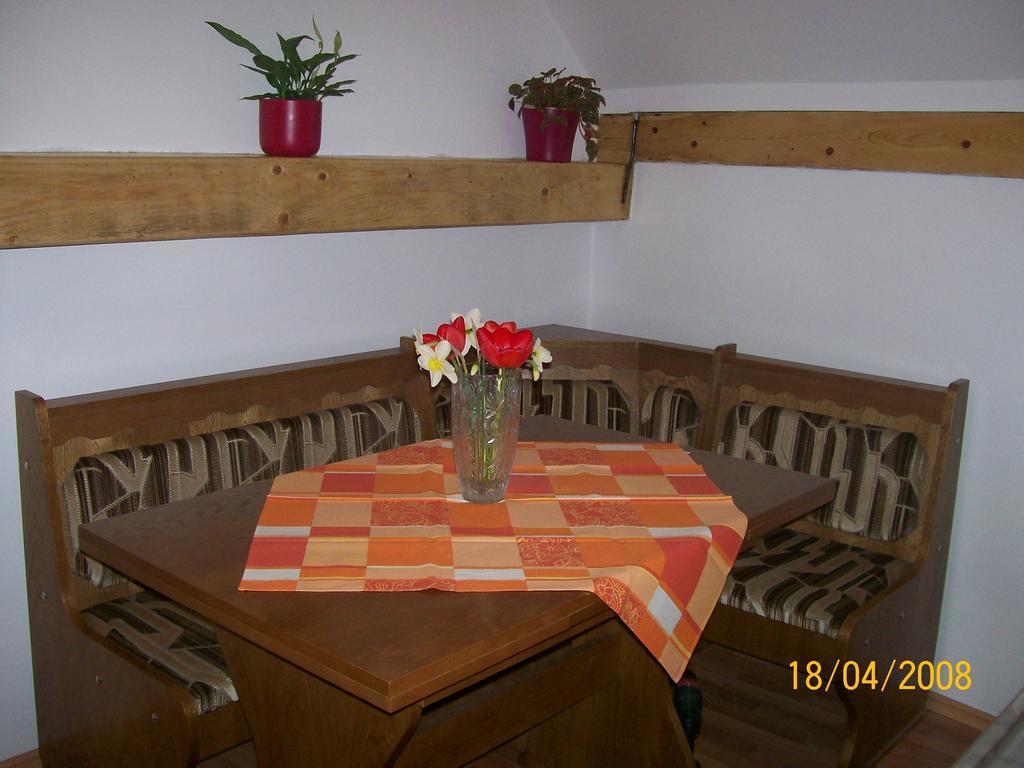 Casa Sara Hotel Săcele Стая снимка