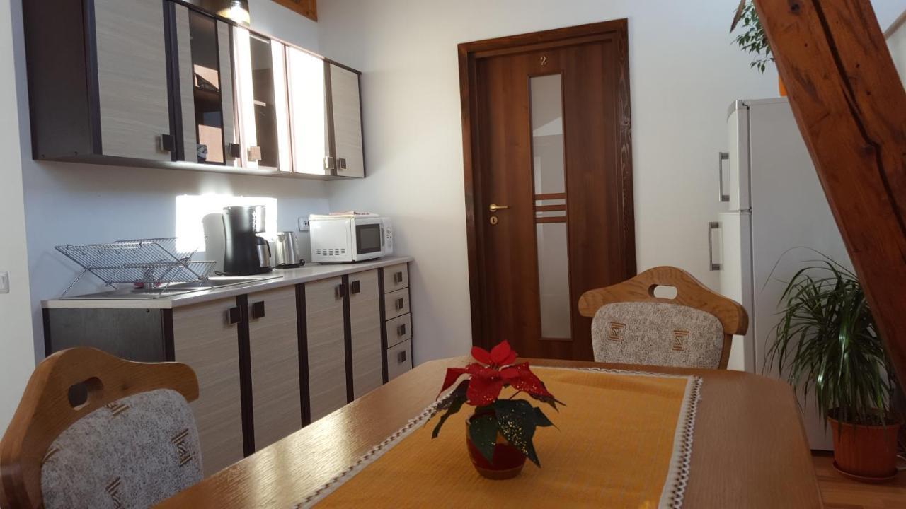 Casa Sara Hotel Săcele Екстериор снимка